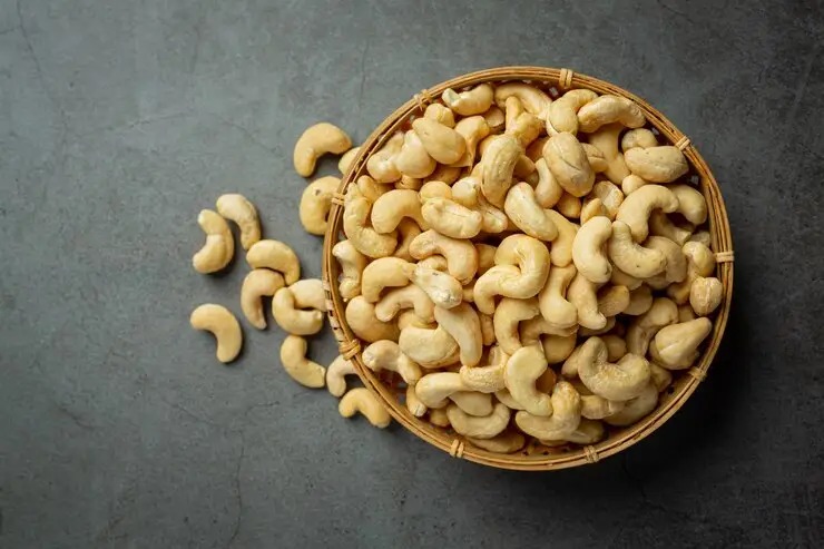 5 SIMPLE CASHEW-BASED SNACKS FOR ANY TIME OF THE DAY