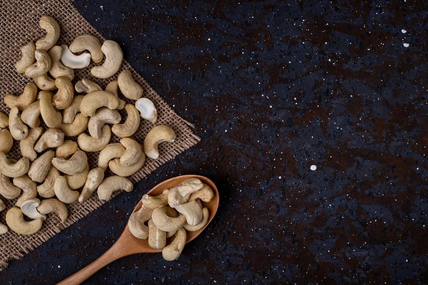 WHY ROASTED CASHEW NUTS ARE THE SNACK YOU HAVE BEEN MISSING!