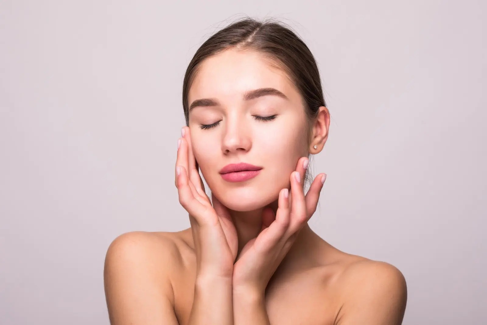 5 MUST-TRY DIY SKINCARE BASED ON NUTS FOR GLOWING SKIN!